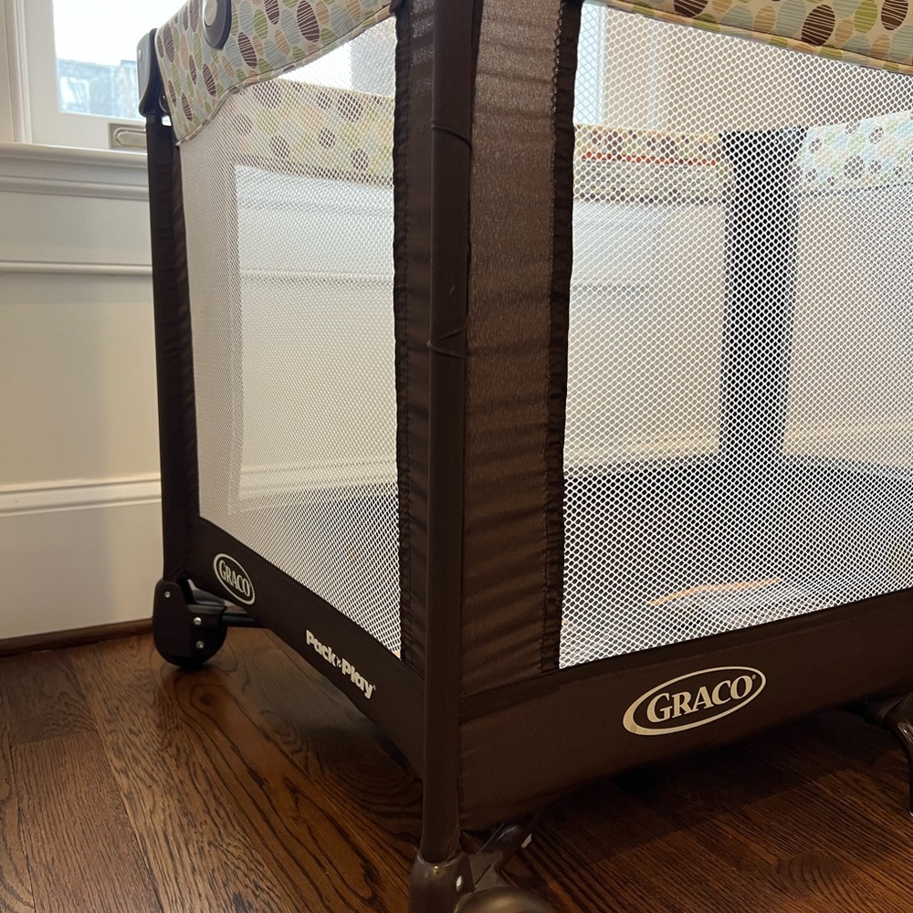 Graco Pack ‘n Play Playard - Brown Polka Dot Pattern